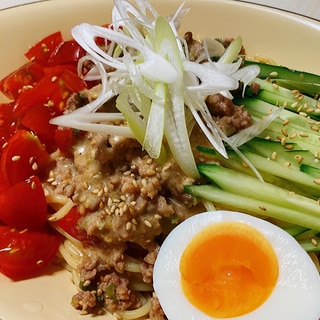 胡麻ダレで食べる冷やし中華